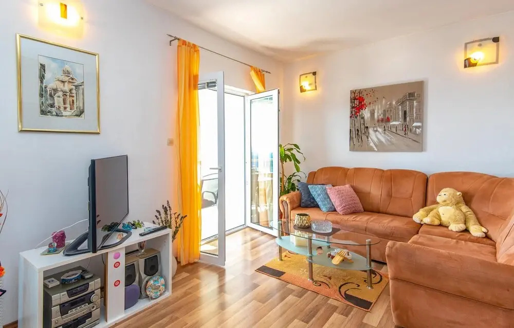 Nice Home in Sibenik With Wifi and 3 Bedrooms