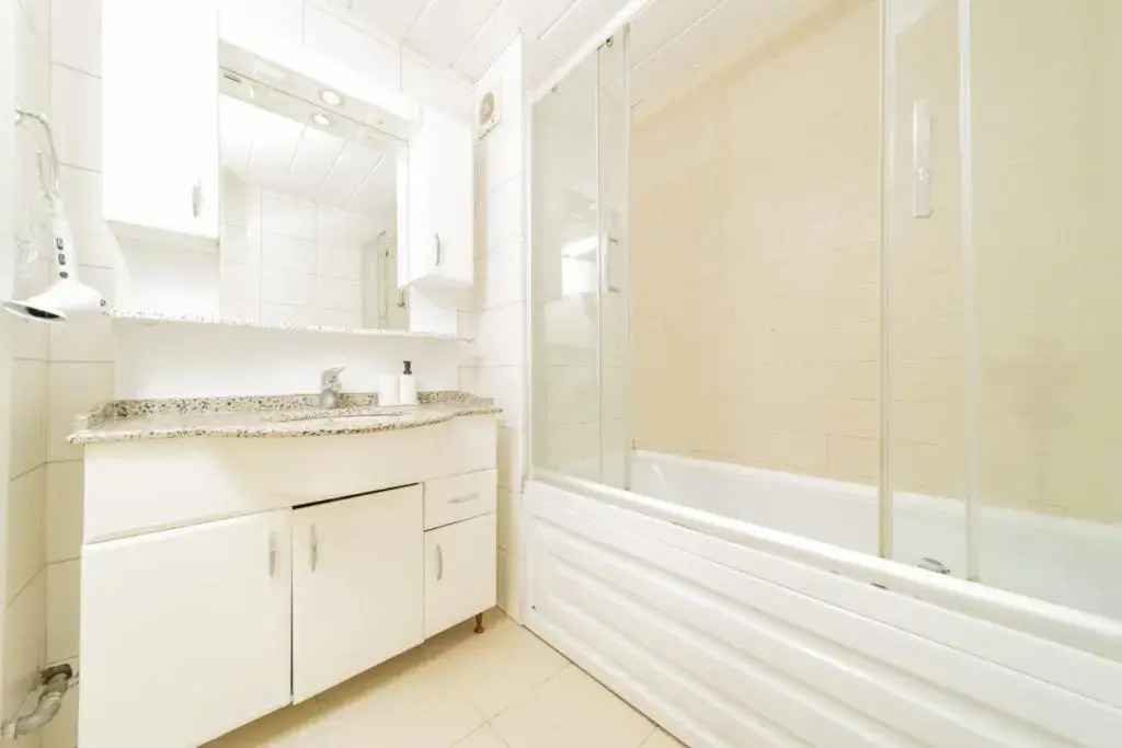Flat with Balcony and Shared Pool in Belek