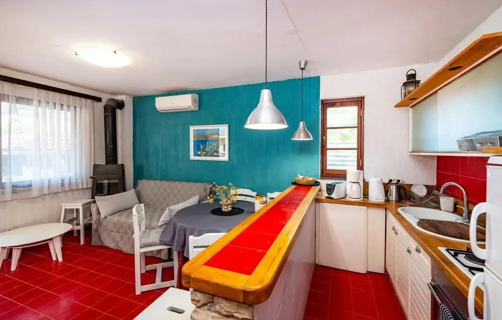 Awesome Apartment in Zdrelac With 3 Bedrooms, Wifi and Outdoor Swimming Pool