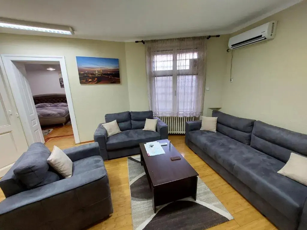Bukoleon Apartment