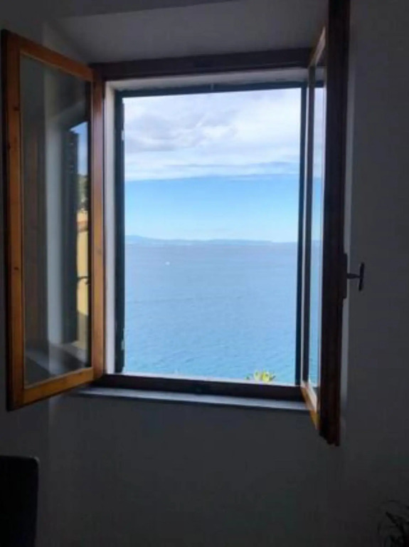 Centrally located apartment with sea view-casetta Annunziata