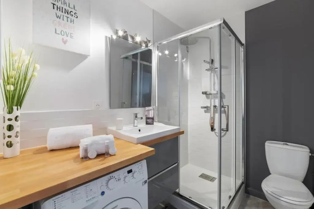Nice studio with balcony and parking in Villeurbanne, near Lyon - Welkeys