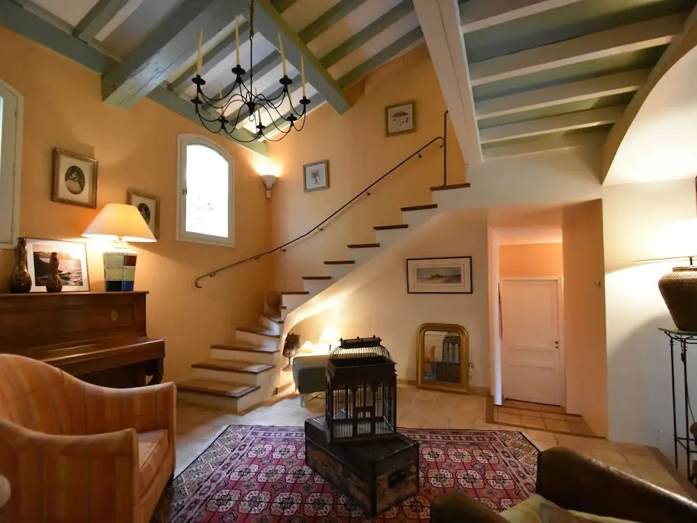 Characteristic Villa With Private Swimming Pool Close to the Center of Nimes