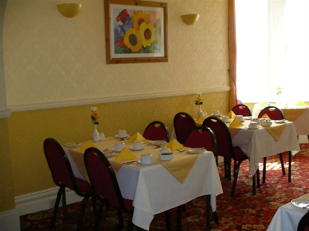 Earlston House