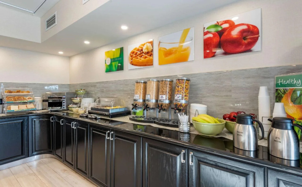 Quality Inn & Suites Oakville-Mississauga