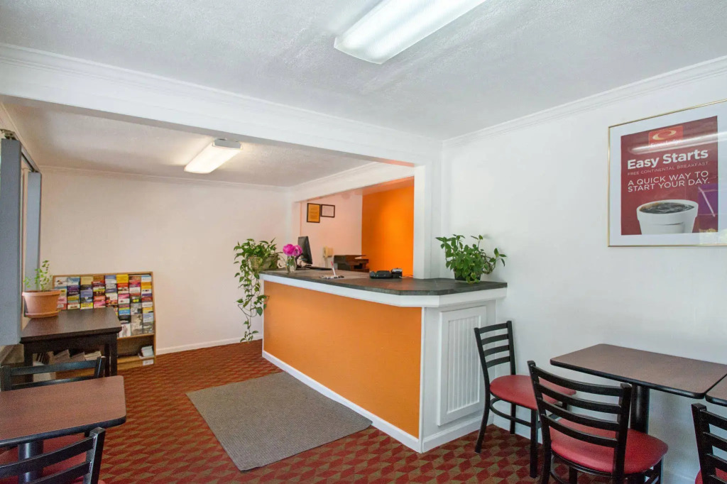 Econo Lodge Lee - Great Barrington