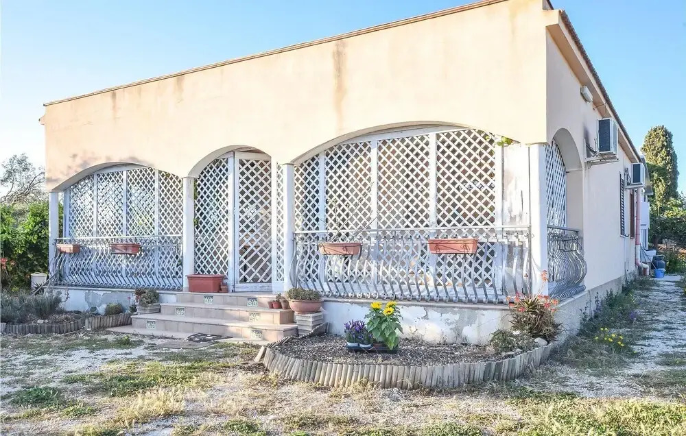Stunning Home in Modica With Wifi and 2 Bedrooms