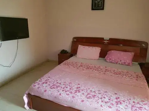 House Of His Glory Suite