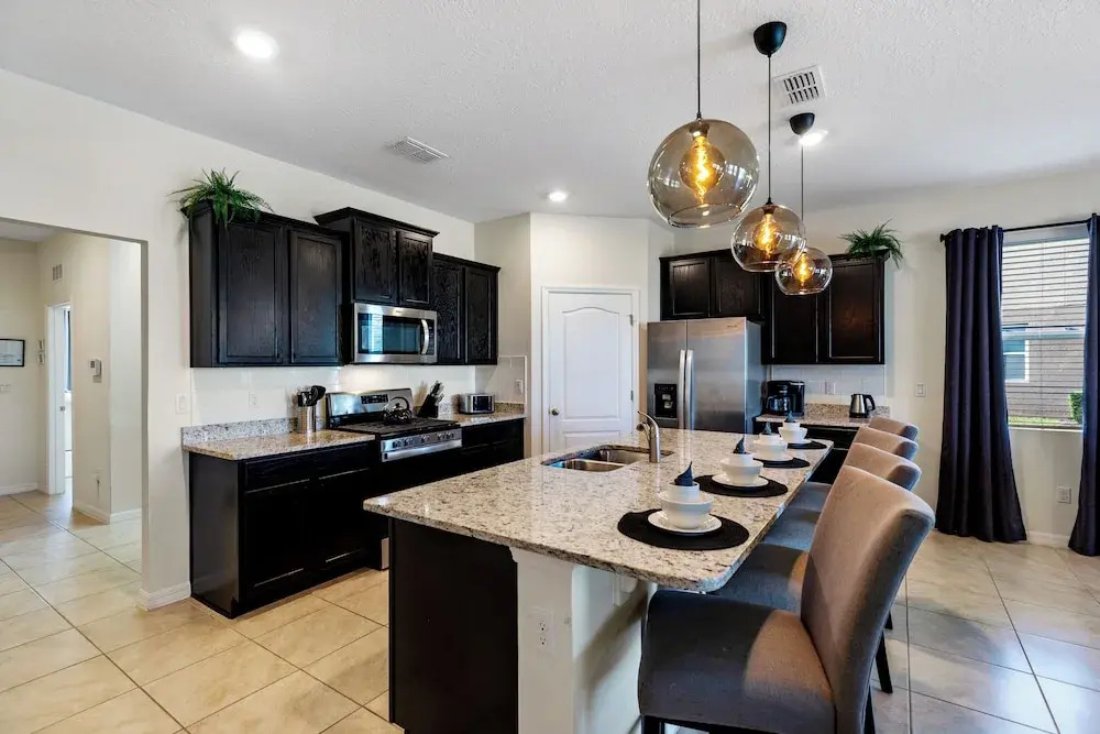 Solterra- LakeView - Private Pool & Spa