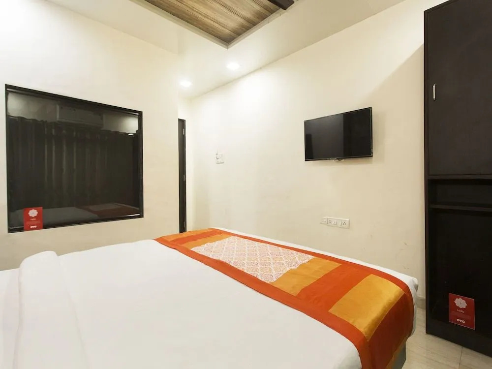 OYO 10374 Hotel Swapnalok