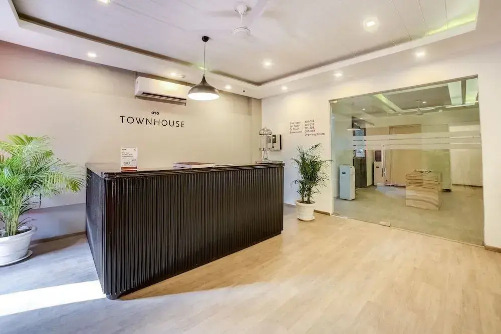 OYO Flagship 15228 South City2