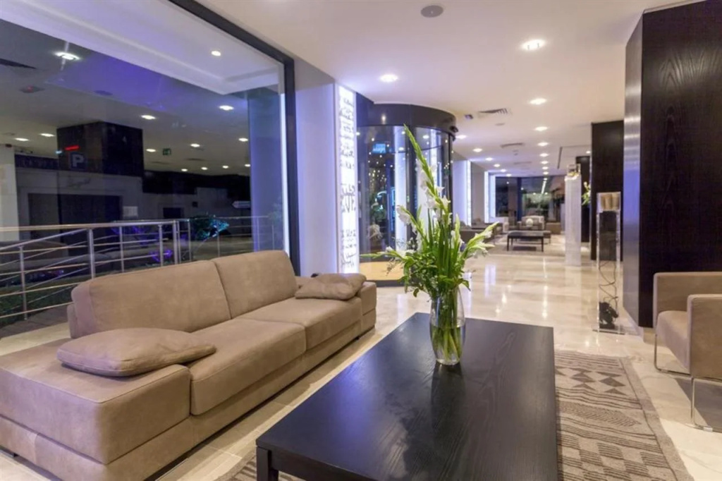 Business Hotel