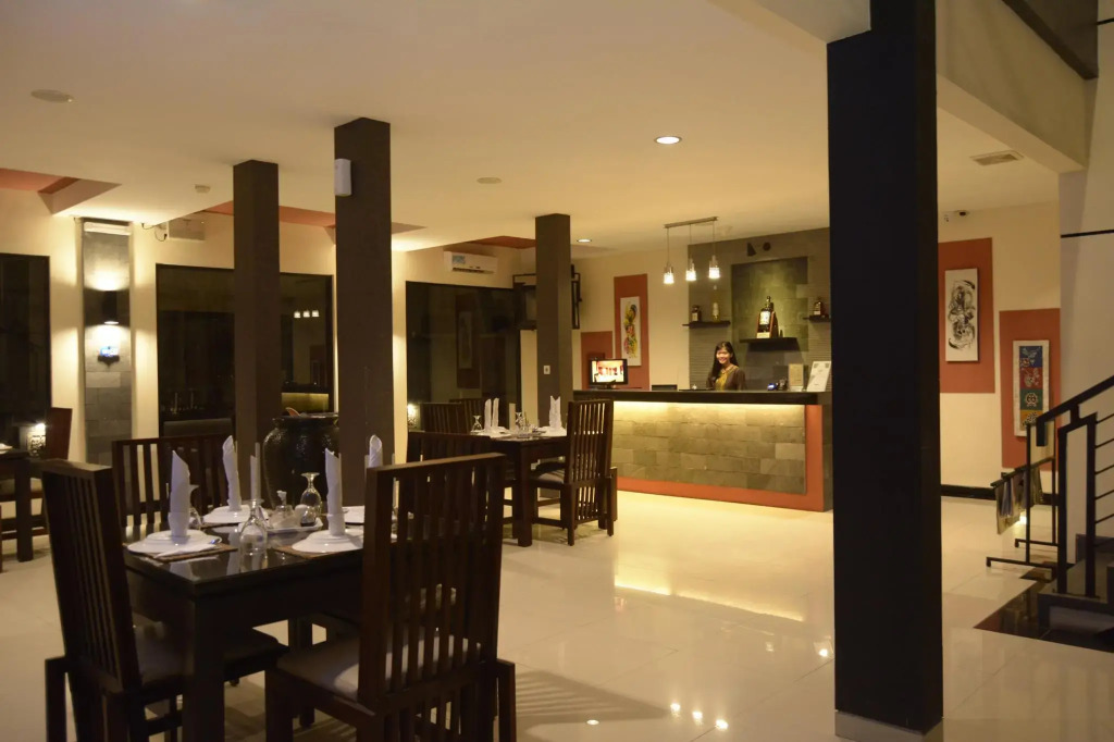 Puri Chorus Hotel