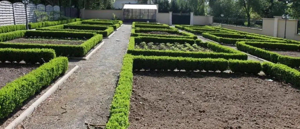 Logis Hôtel Restaurant- Domaine de lOrangerie