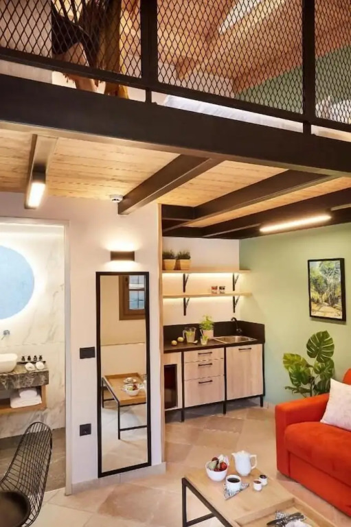 IALNA Boutique Hotel
