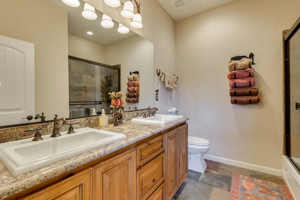 87th Street condo 20750 - 3 Br condo by RedAwning