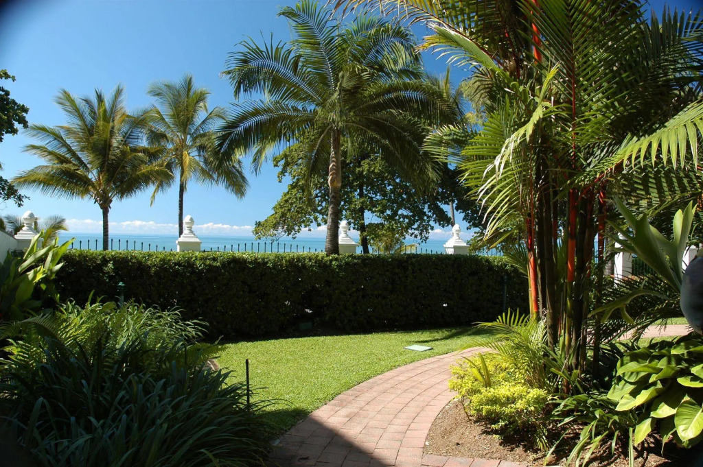 Costa Royale Beachfront Apartments