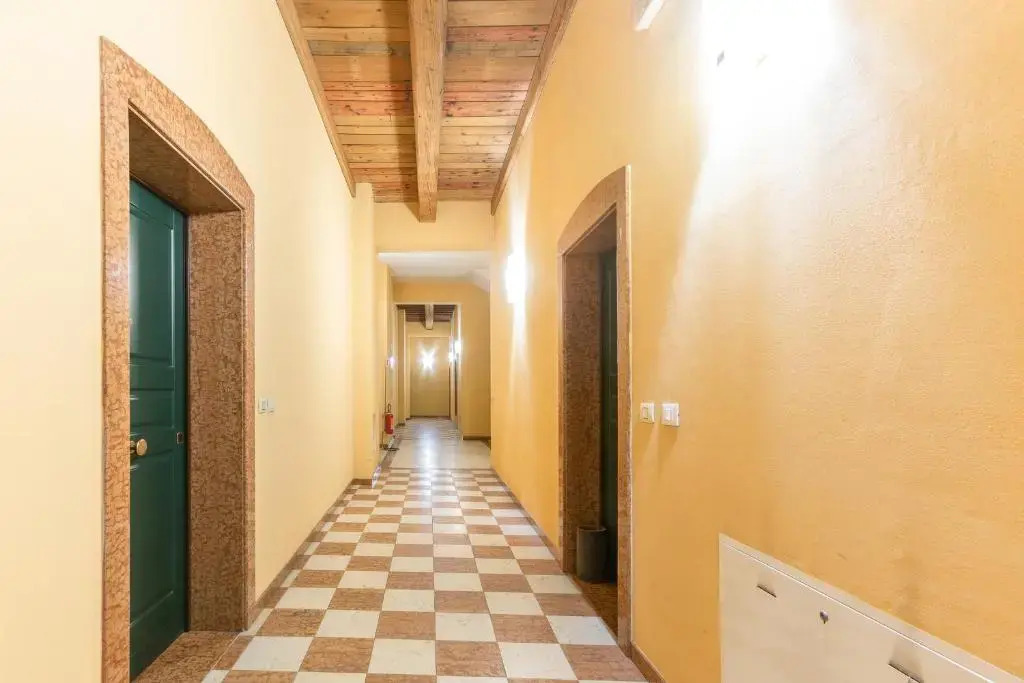 University Apartment con parcheggio e giardino