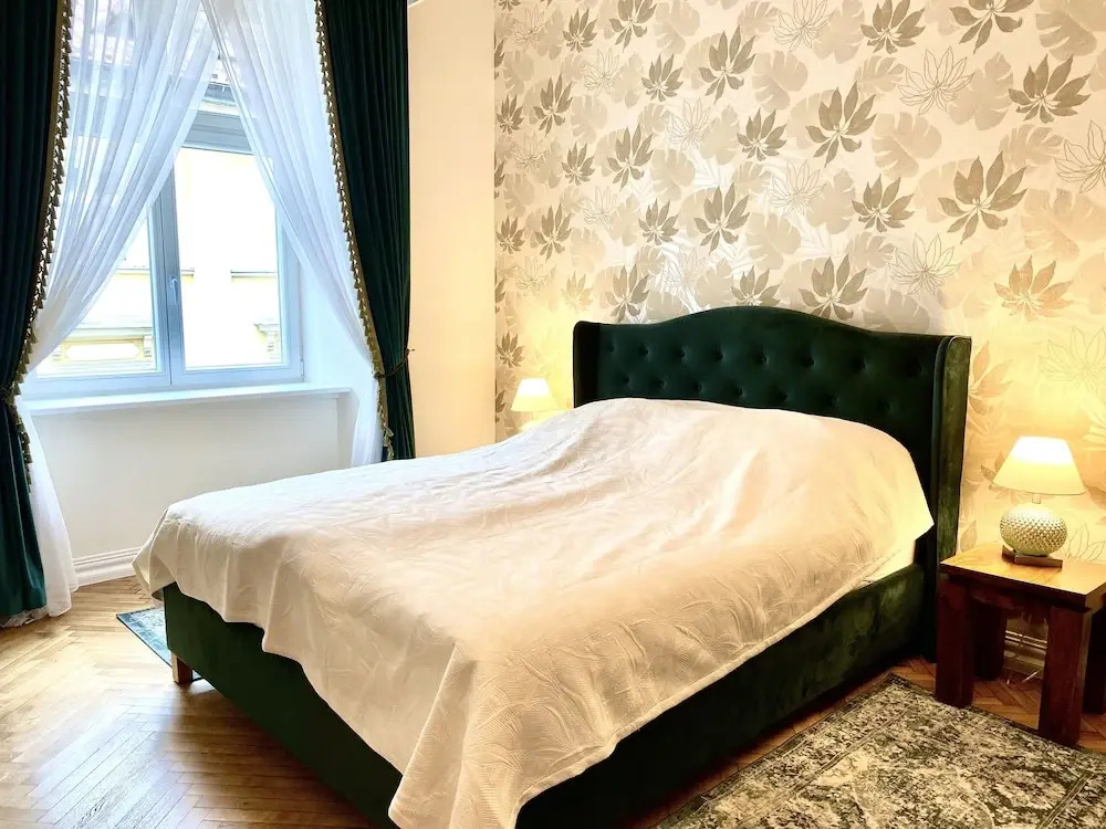 Select Suites by MB Apartments
