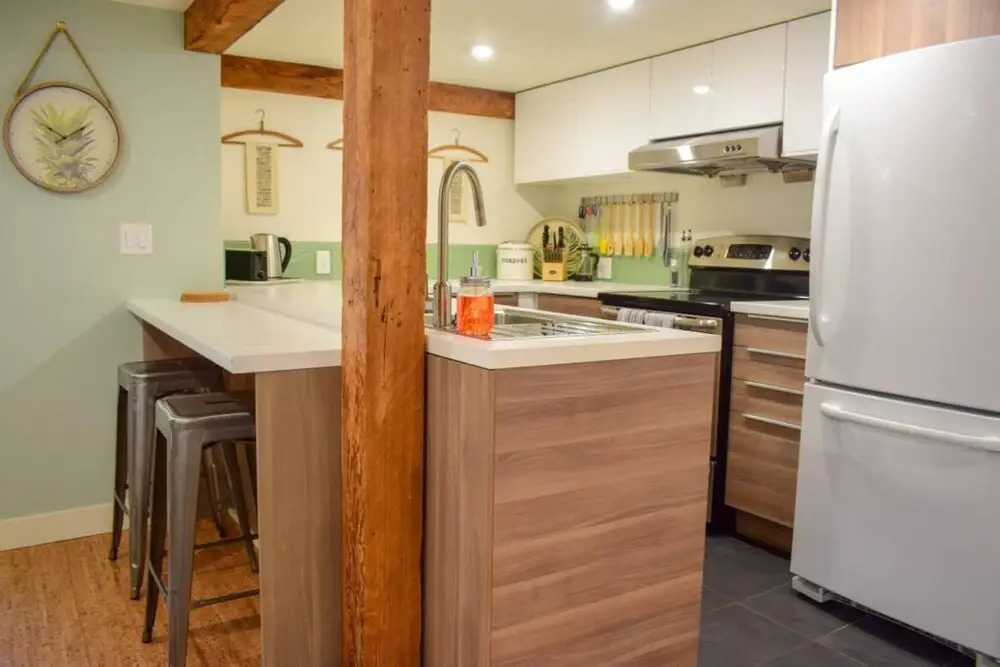 Modern 2 Bedroom West End Suite