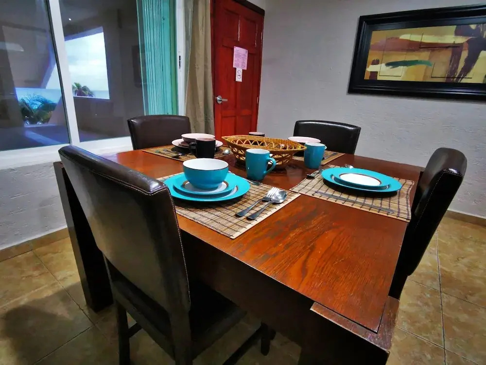 Brisas Beachfront Studios in Hotel Zone