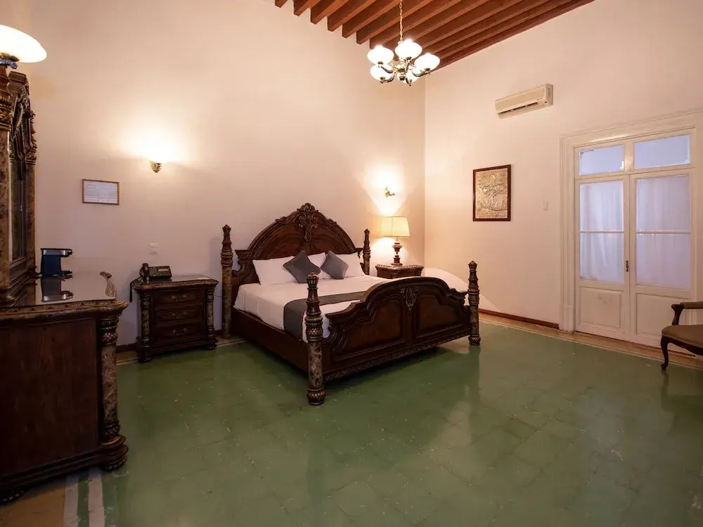 Hotel Senorial