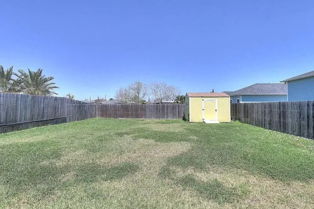 A Wave From It All 3 Bedroom Home by RedAwning