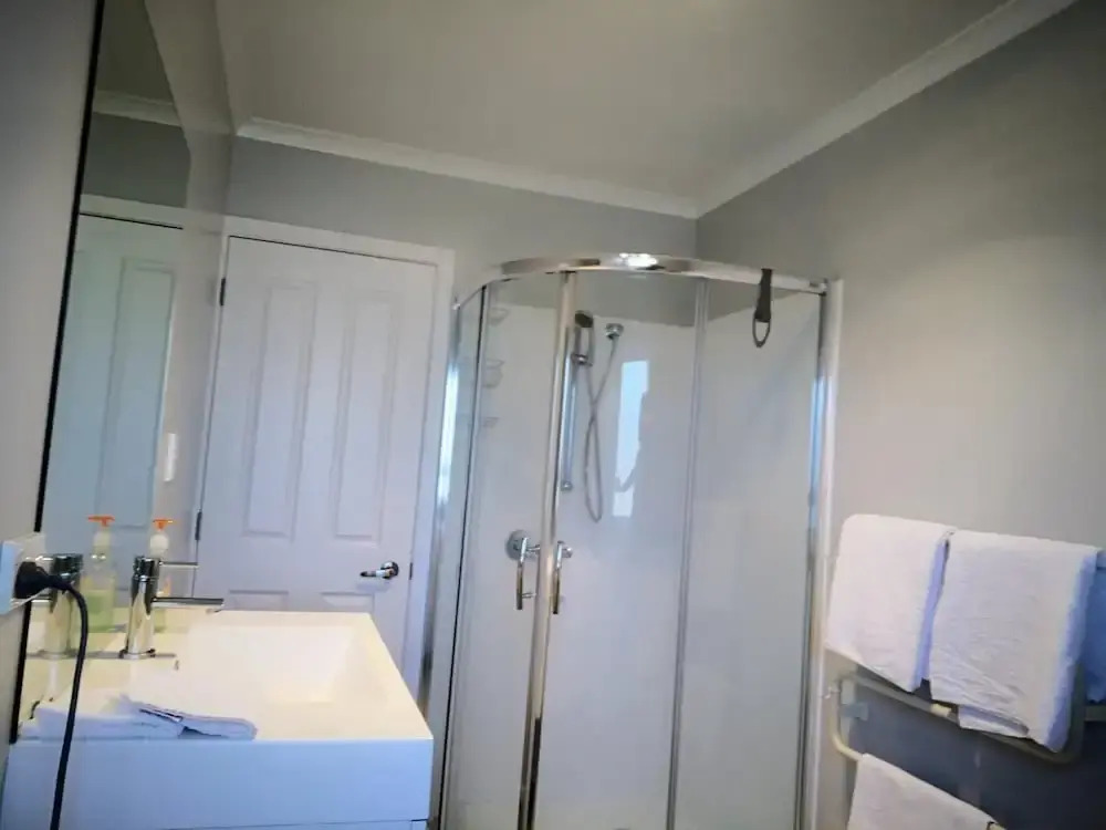 Comfy & Modern Guest House