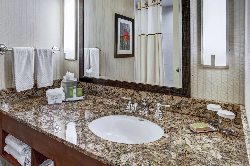 Hotel Alpenrock Breckenridge, Curio Collection by Hilton