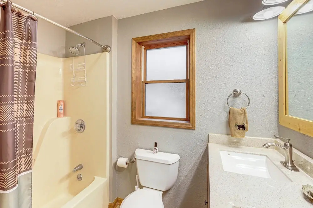 Woodland Gem w/ Pool Access: Linville Land Harbor
