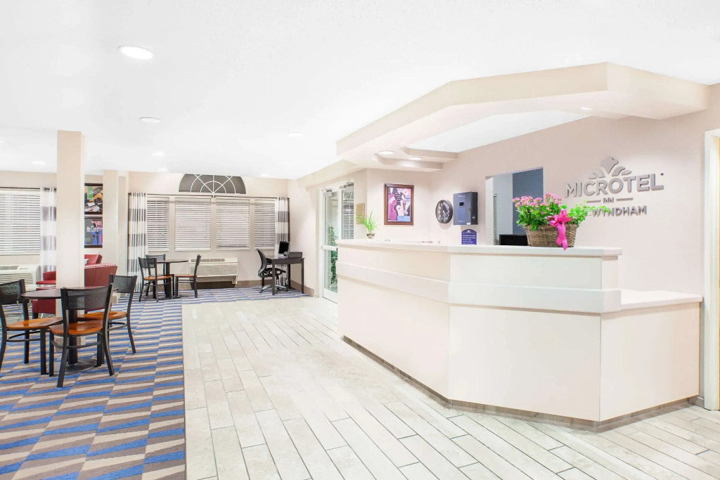 AmericInn by Wyndham Clear Lake