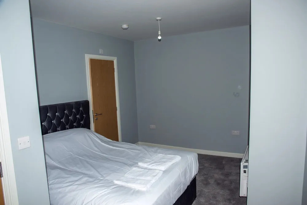 Piccadilly Apartments & Offices