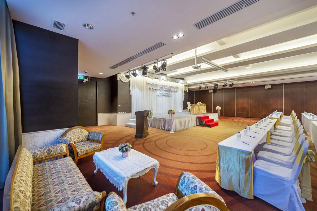 Buri Sriphu Hotel