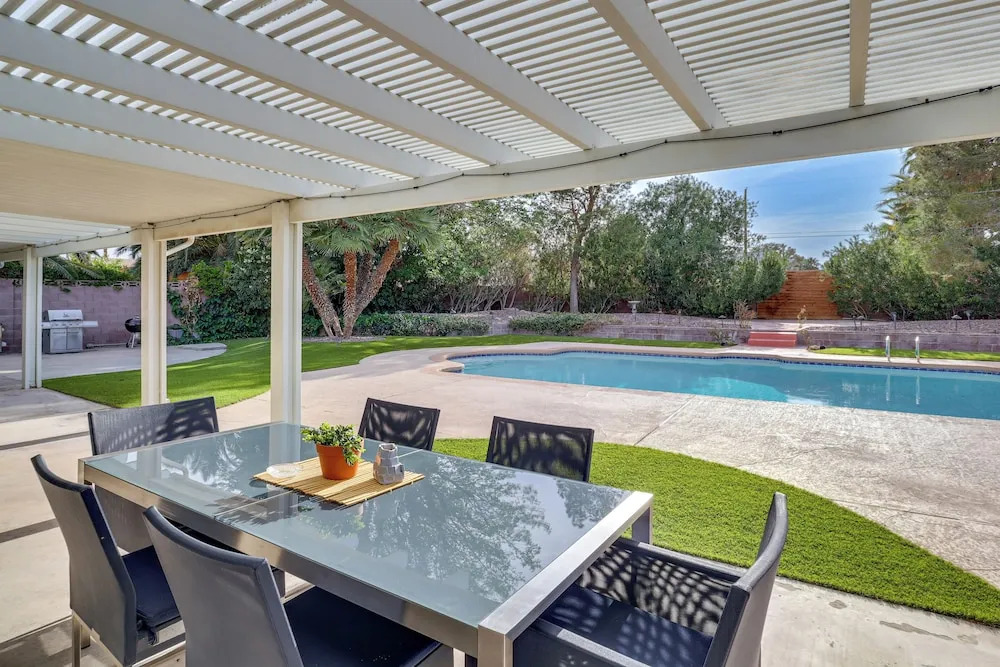Vegas Getaway w/ Extra-deep Pool, 5 Mi to Strip