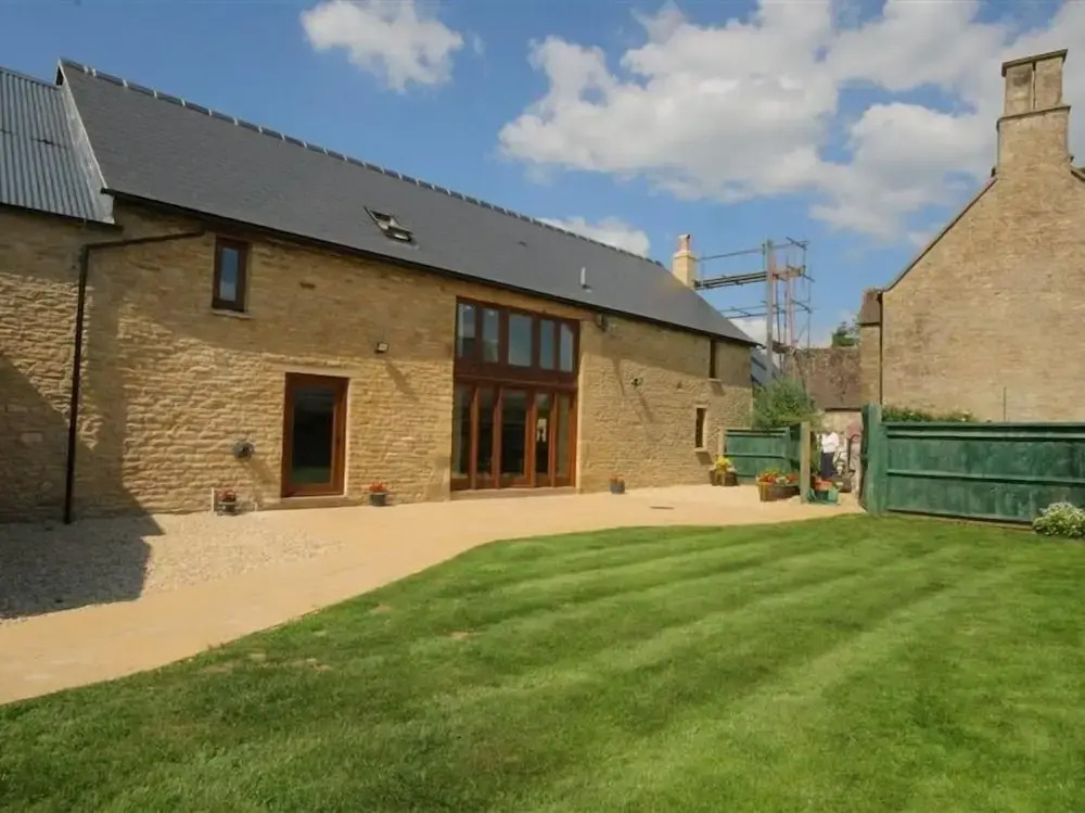 Tithe Barn, Lyneham