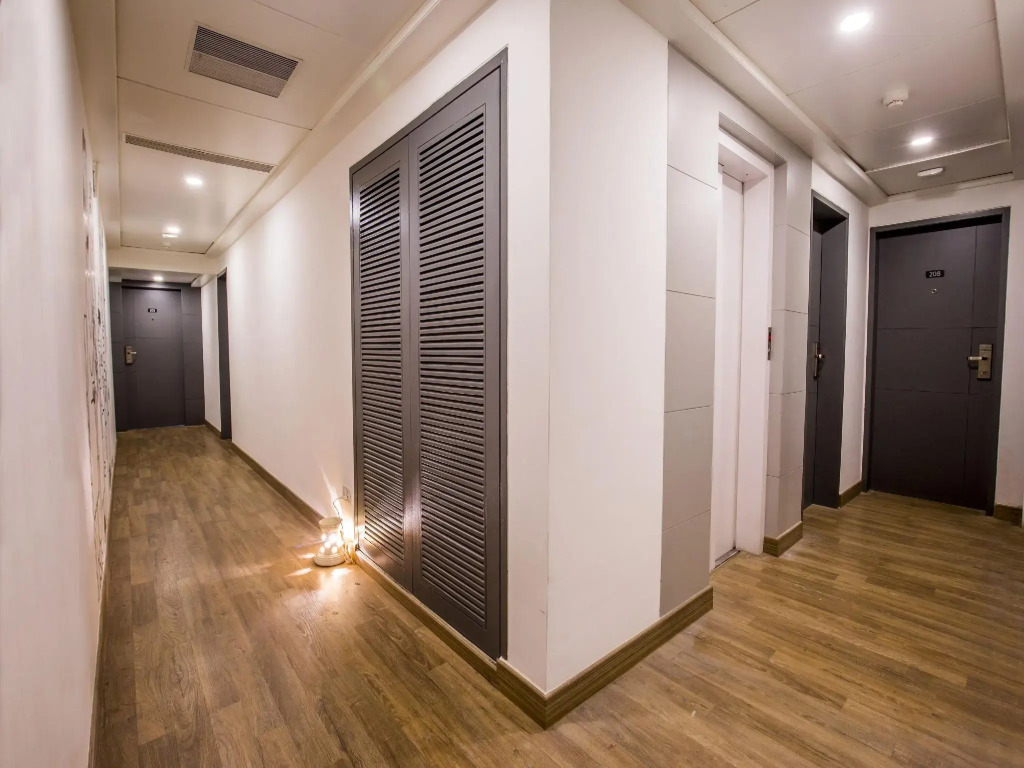 OYO Townhouse 022 Koregaon Park Pune