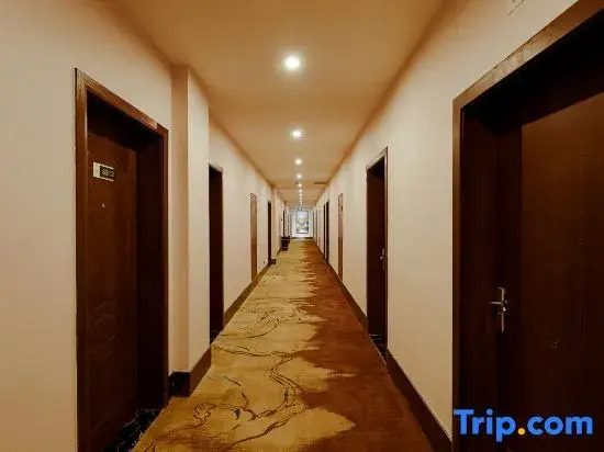 Huayu Fashion Hotel (Songshan Road People's Government Branch, Gongyi)