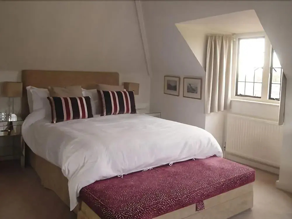 Pinkneys Court Mews