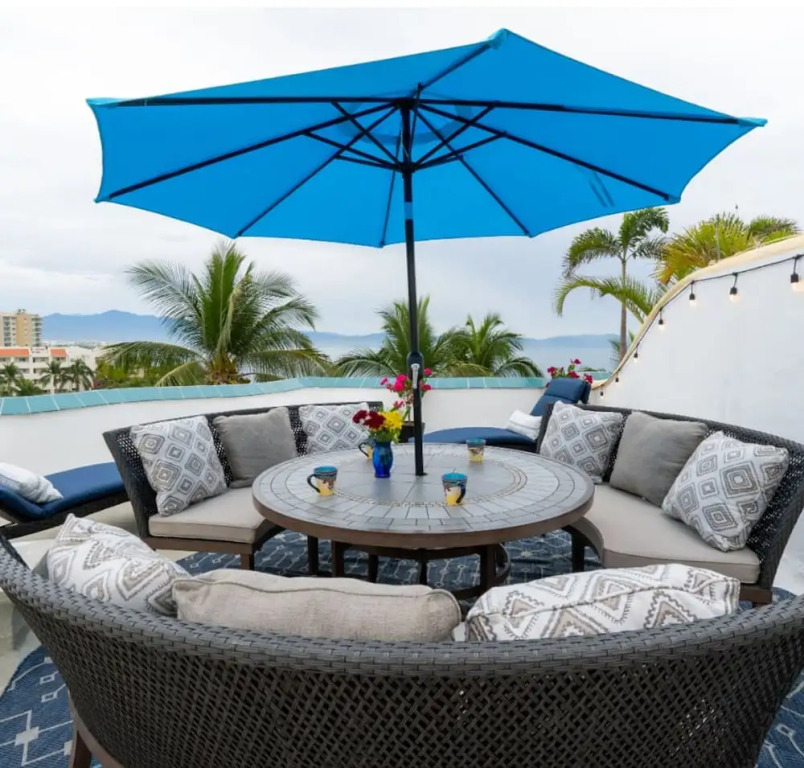 Ocean Front Penthouse Pool Sleeps 8 People
