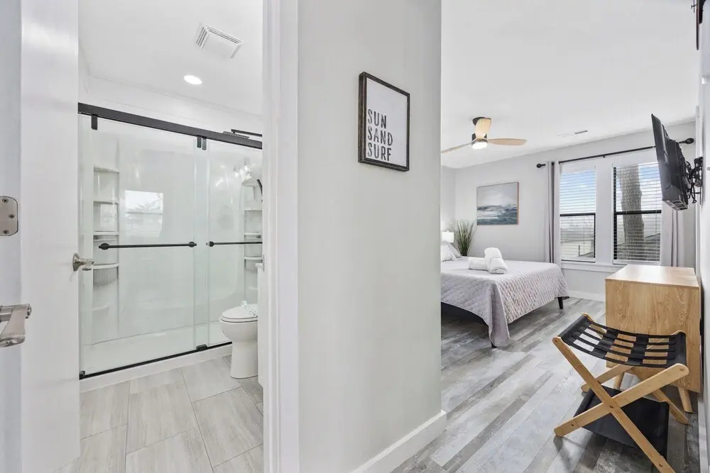 Walk to Crescent Beach: Updated Condo w/ Balcony