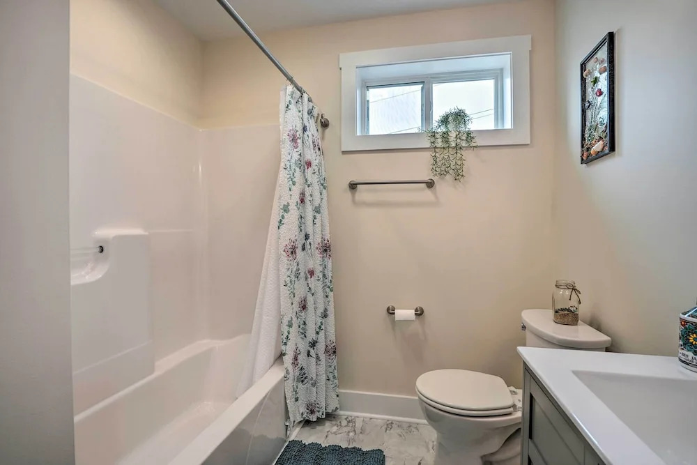 Peaceful Home w/ Patio < 2 Mi to Nat'l Park!