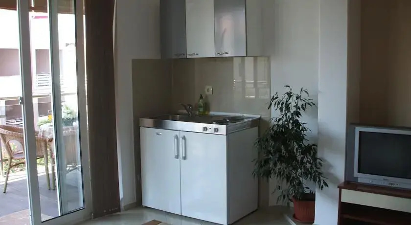 Egon Apartments