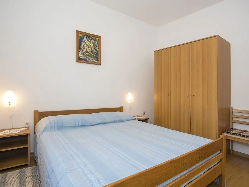 Apartment 51