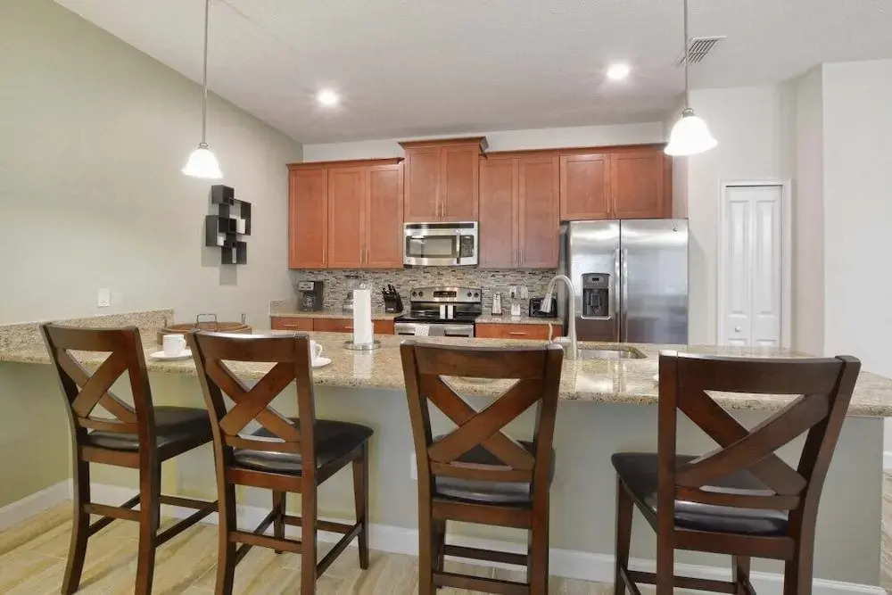 Storey Lake- 4 Bedroom Townhome W/spashpool-1619st Townhouse
