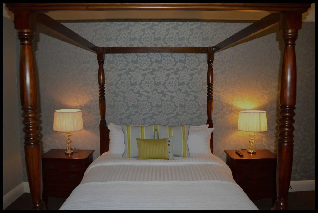 Prince of Wales - Townhouse