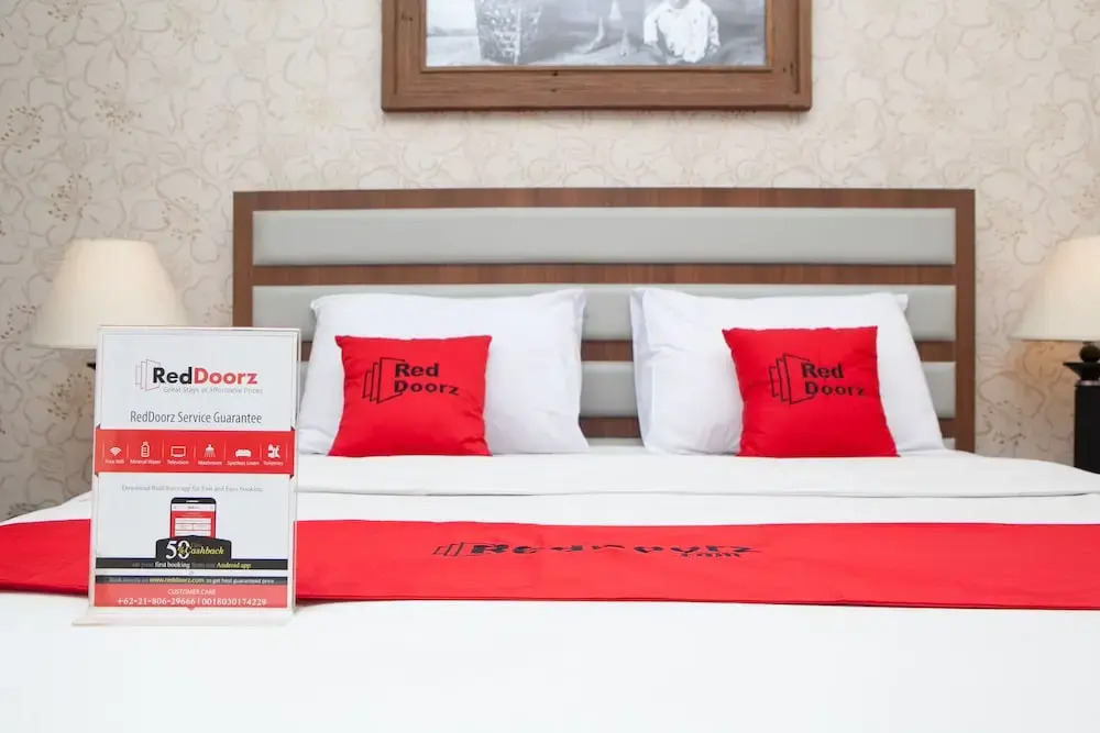 RedDoorz Plus near Bandung Indah Plaza