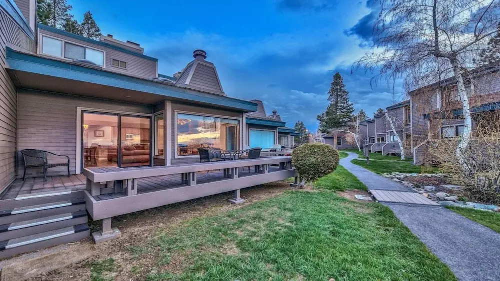 628 Lake View
