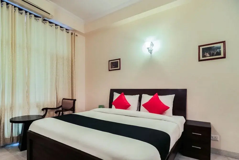 Capital O 353 Hotel Four Boutique