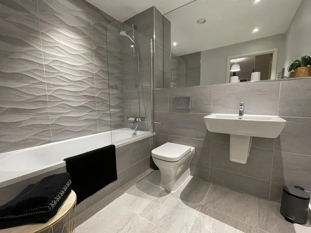 Stunning 2-bed Apartment in Bristol With Parking