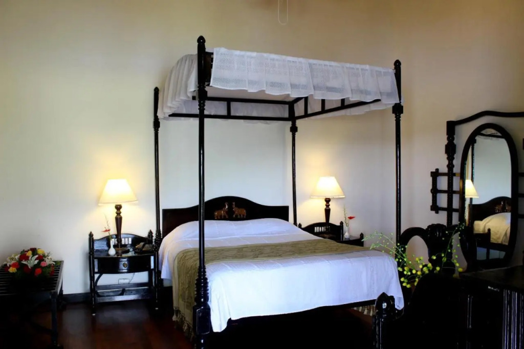 KTDC Lake Palace Thekkady
